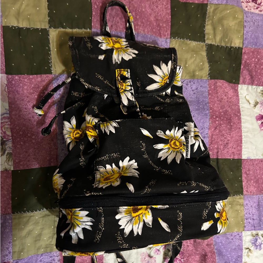 Sassaby Daisy Vintage 90’s backpack makeup bag‎